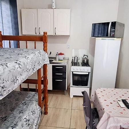 Kitnet S1 Em Torres-Rs - Na Mais Bela Praia Gaucha - Cozinha - Banheiro - Ar Condicionado - Tv E Wi-Fi - Estacionamento - Anfitria Superhost No Bnb ภายนอก รูปภาพ