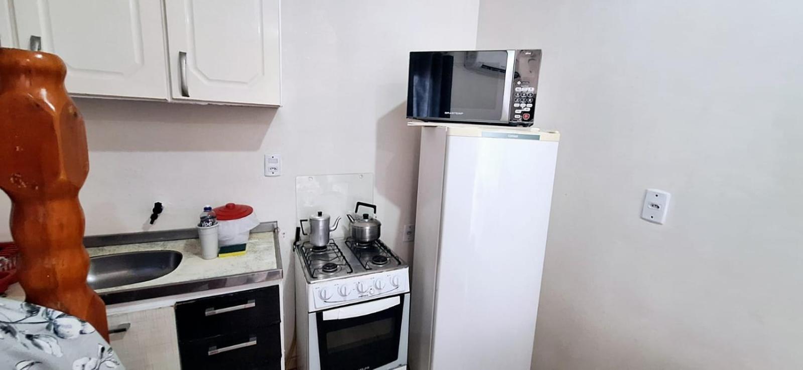 Kitnet S1 Em Torres-Rs - Na Mais Bela Praia Gaucha - Cozinha - Banheiro - Ar Condicionado - Tv E Wi-Fi - Estacionamento - Anfitria Superhost No Bnb ภายนอก รูปภาพ