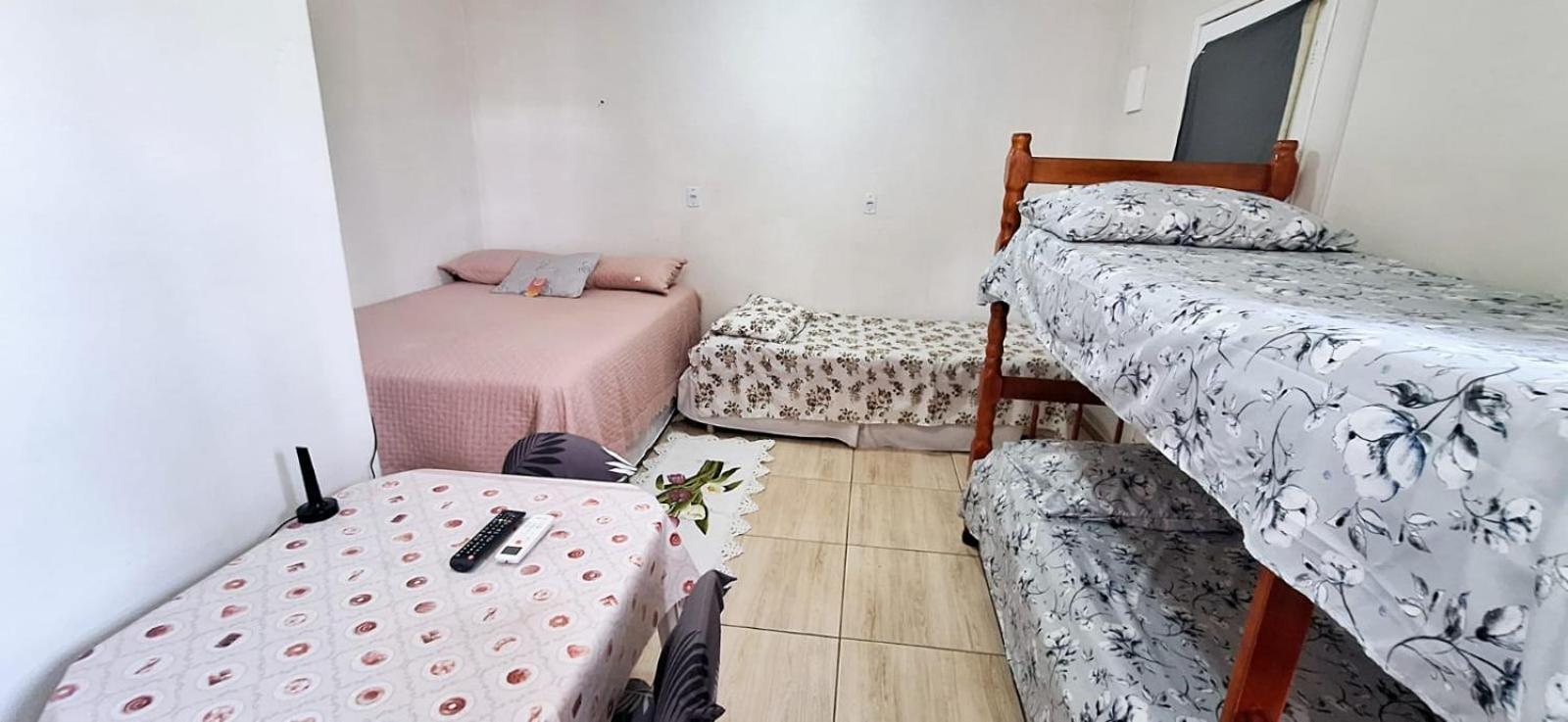 Kitnet S1 Em Torres-Rs - Na Mais Bela Praia Gaucha - Cozinha - Banheiro - Ar Condicionado - Tv E Wi-Fi - Estacionamento - Anfitria Superhost No Bnb ภายนอก รูปภาพ