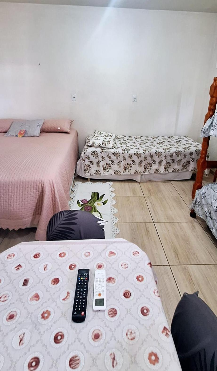 Kitnet S1 Em Torres-Rs - Na Mais Bela Praia Gaucha - Cozinha - Banheiro - Ar Condicionado - Tv E Wi-Fi - Estacionamento - Anfitria Superhost No Bnb ภายนอก รูปภาพ